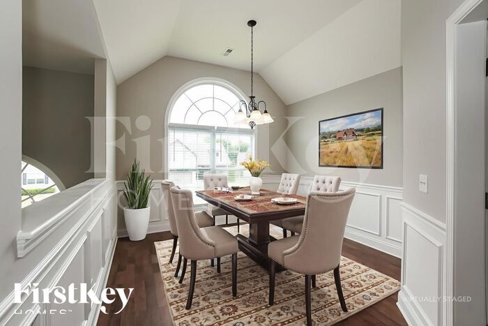 Building Photo - 680 Fox Trail Ct