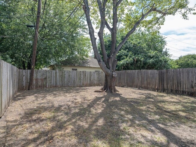 Building Photo - 2526 Glen Springs Way