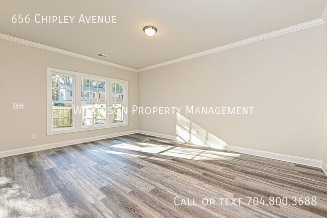 Building Photo - 3-Bedroom Townhouse with Proximity to Char...