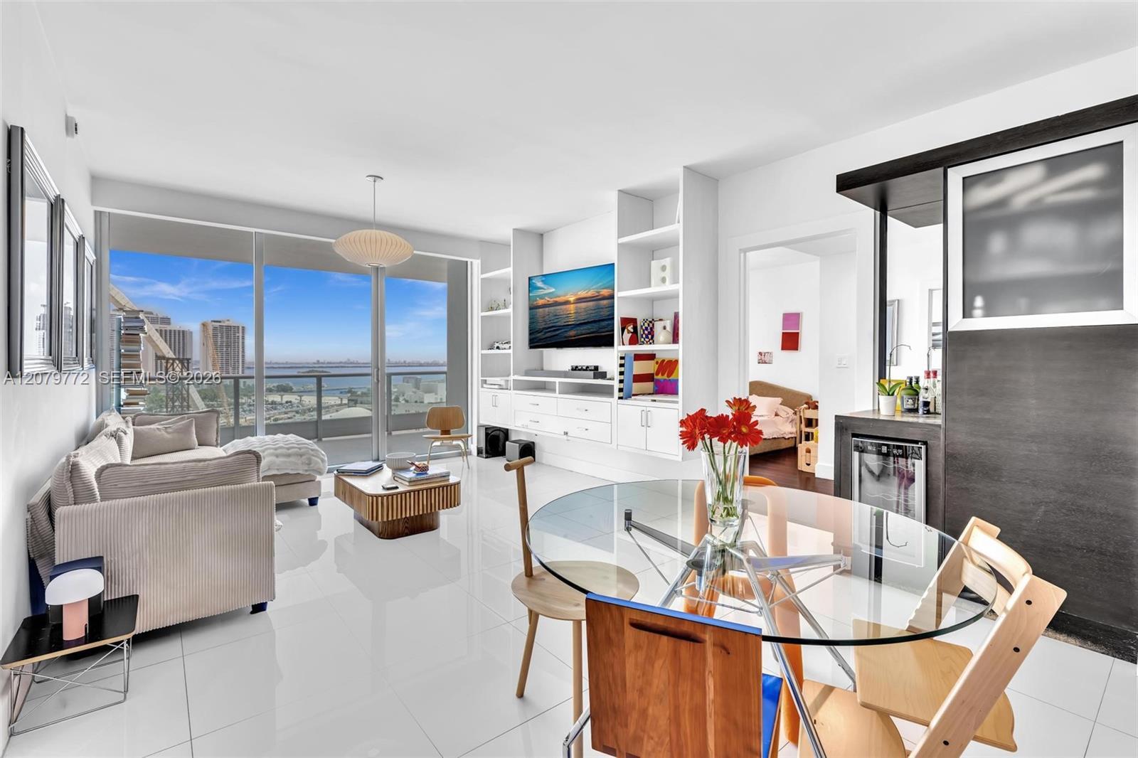 Building Photo - 900 Biscayne Blvd