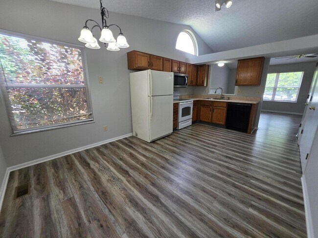 Building Photo - 7253 Fablegate Ct