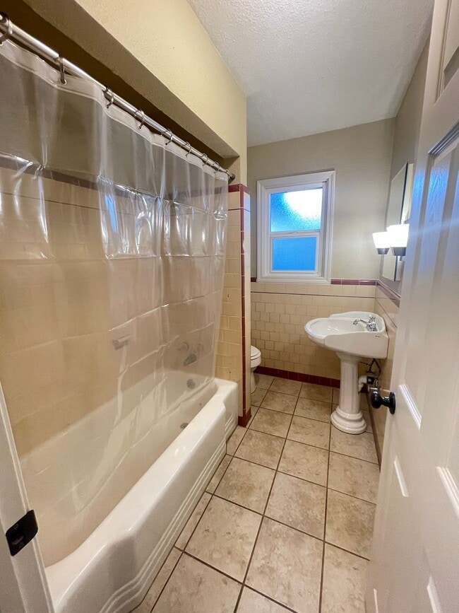 Building Photo - 3 bed / 2 ba house - Yuba City
