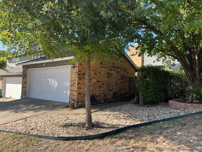 Building Photo - 7258 Coronado Cir