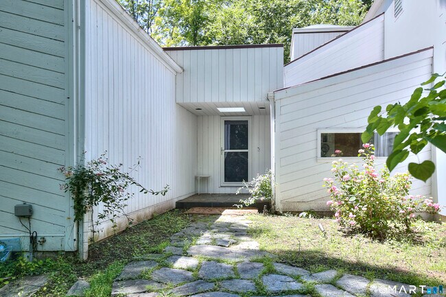 Building Photo - 112 Birch Hill Rd