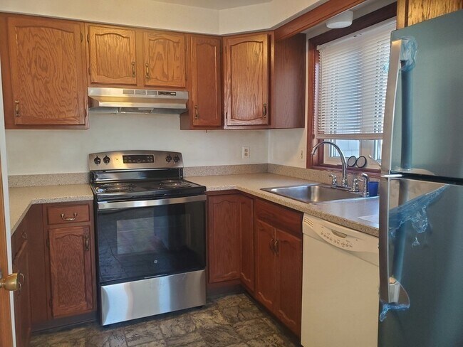 Building Photo - 1170 Wilson Rd