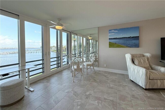 Building Photo - 1950 SW Palm City Rd