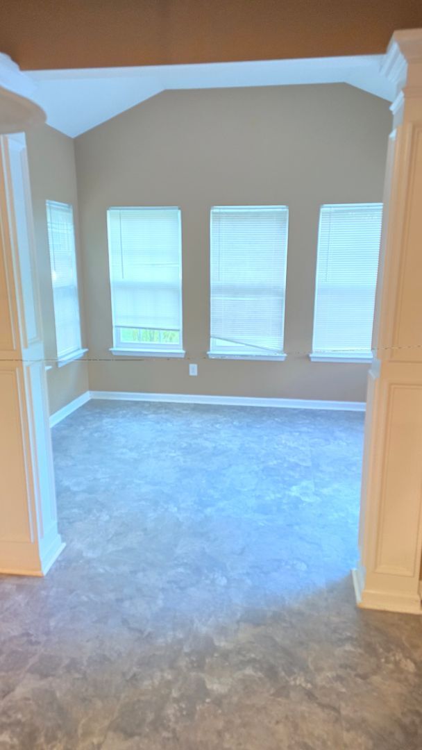 Building Photo - Spacious 4-Bedroom Home in Fiddlers Glenn ...