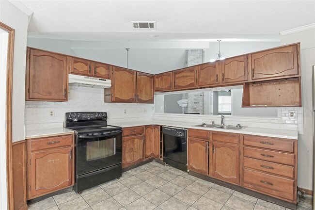 Building Photo - 6519 Bridgegate Dr