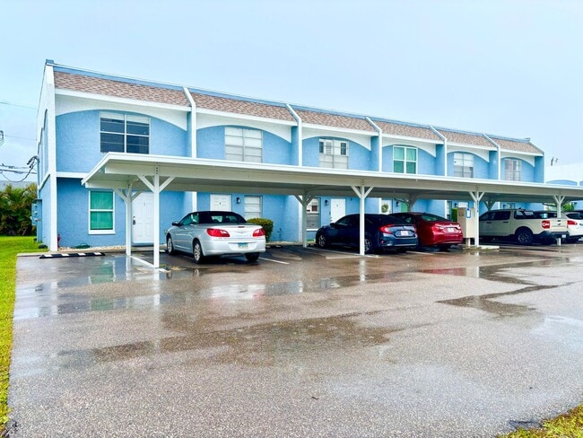 Building Photo - Stunningly Remodeled 2-Bed, 1.5-bath, with...