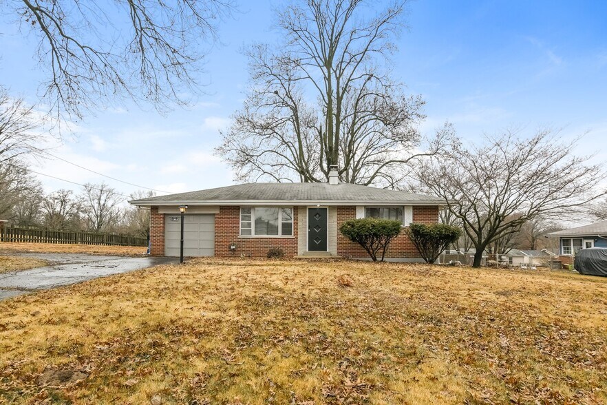 Building Photo - 13355 Old Halls Ferry Rd