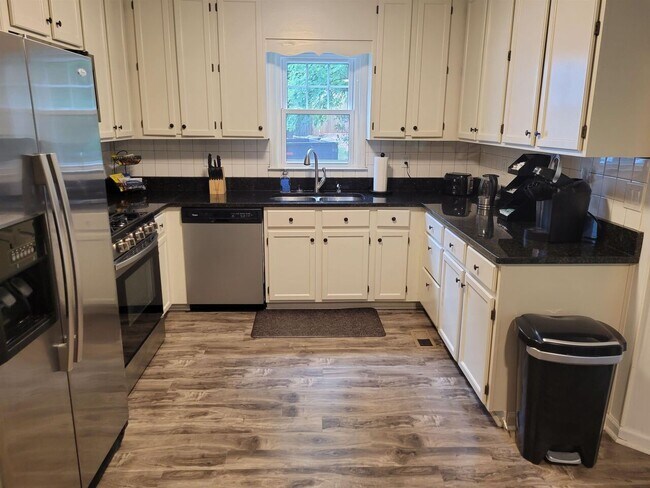Building Photo - 1356 Velvet Creek Way SW