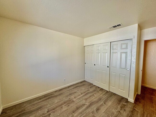 Building Photo - REDUCED!  4 Bedroom, 2 Bath Home with NEWER UDGRADES