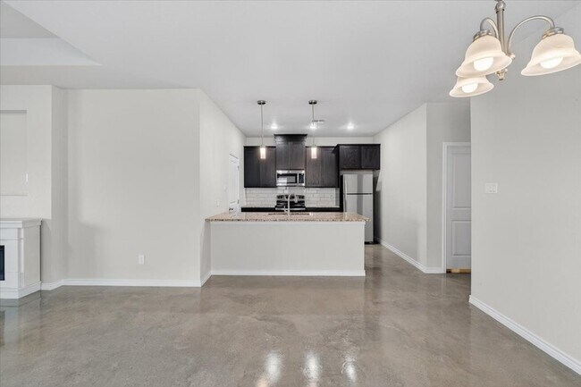 Building Photo - 412 W Avenue C