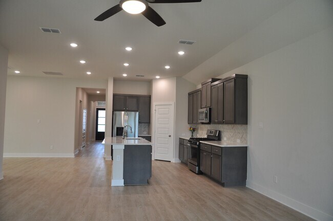 Building Photo - 31822 Grand Orch Ln