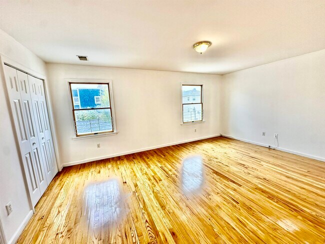 Building Photo - 53 Williams Ave