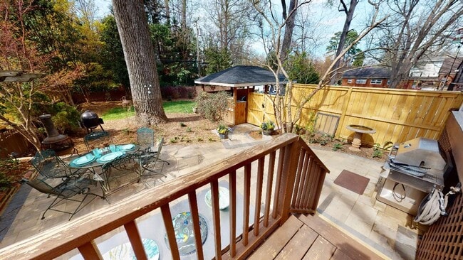 Building Photo - Fully furnished Dilworth Bungalow Home