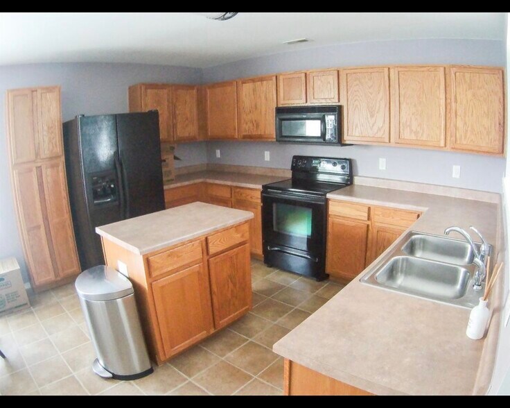Building Photo - 4804 Rockport Dr