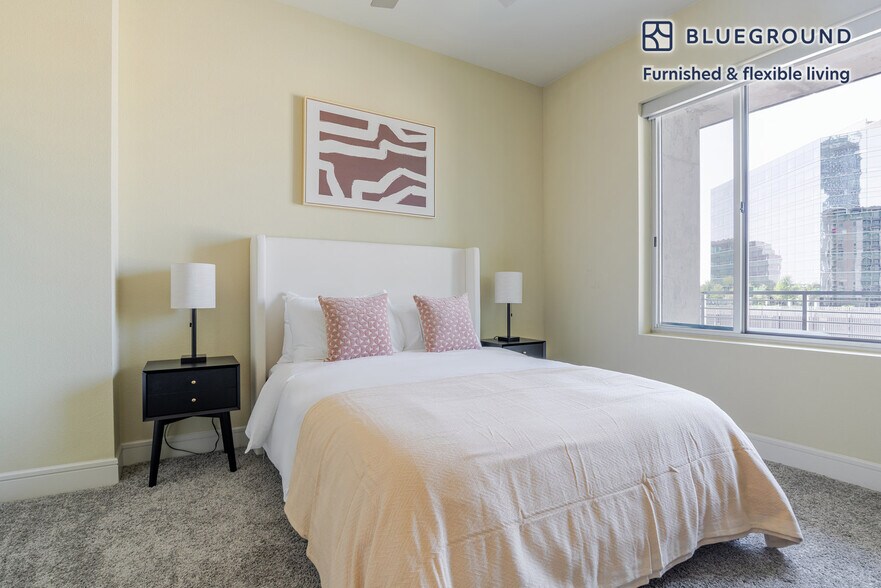 Building Photo - 214 Barton Springs Rd