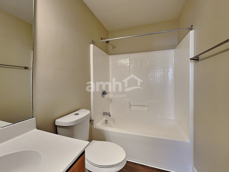 Building Photo - 147 Scottish Ave