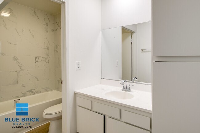 Building Photo - 5452 Corteen Pl