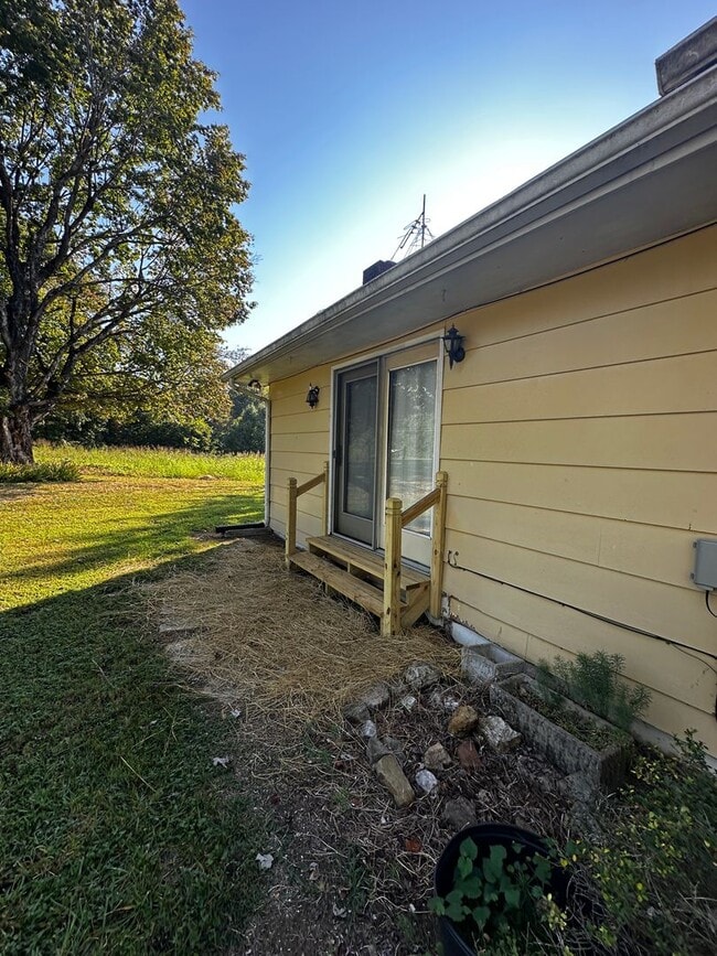 Building Photo - **Move-In Special !! 3 bed/ 2 bath rancher for rent. Hamblen/Jefferson County line.