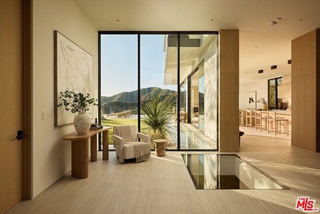 Building Photo - 1149 Linda Flora Dr