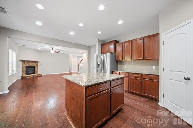 Building Photo - 1912 Madeira Cir