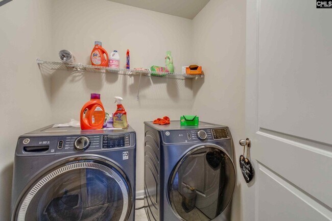 Building Photo - 456 Edenhall Dr