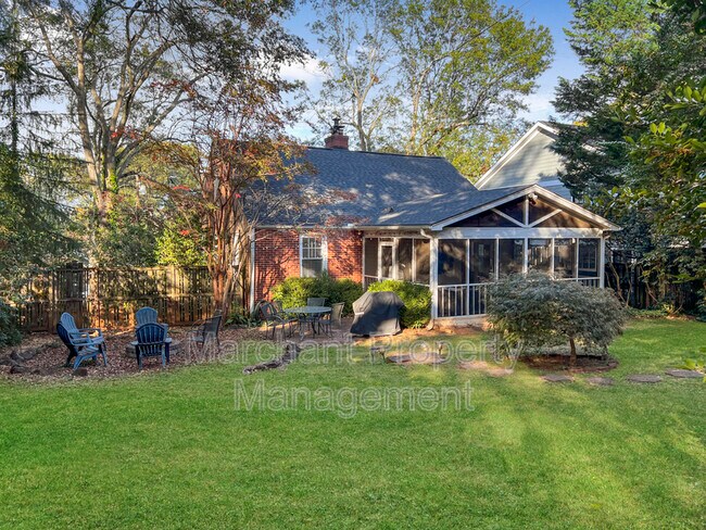 Building Photo - 111 W Hillcrest Dr