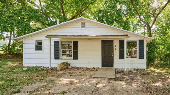 Primary Photo - 2014 Woodland St
