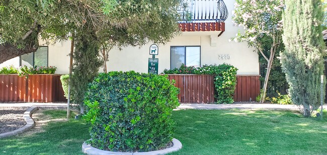 Building Photo - 7910 E Wilshire Dr