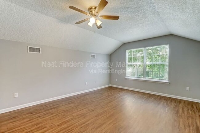 Building Photo - 1704 Dartmoor Ln