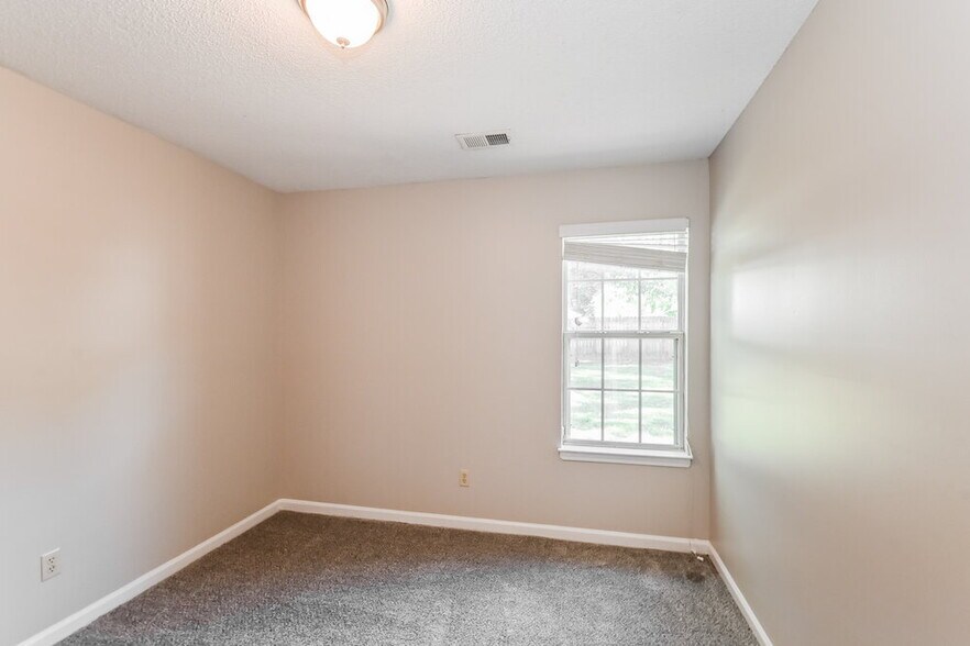 Building Photo - 6205 Liberty Estates Dr