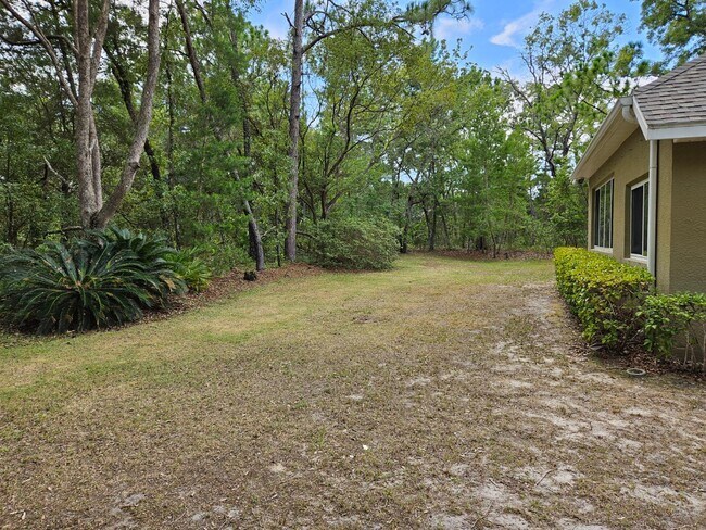 Building Photo - 5 Asparagus Ct