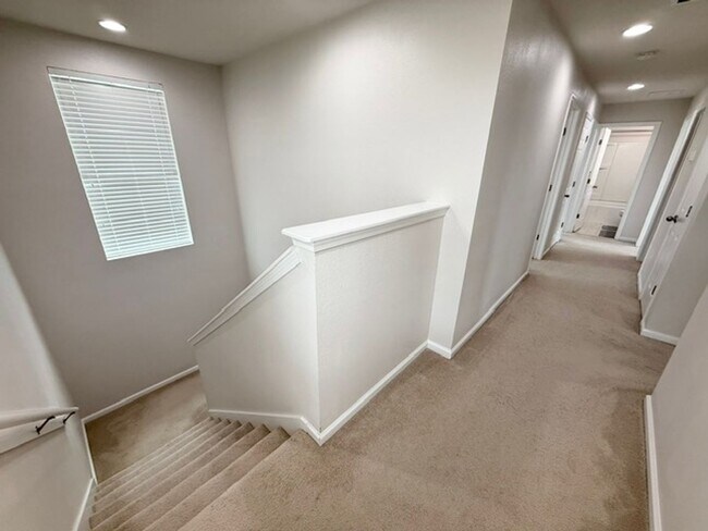 Building Photo - Beautiful home available for rent in the d...