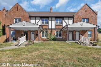 Building Photo - 1656 E Sycamore St