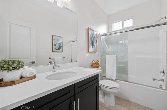 Building Photo - 747 Savi Dr