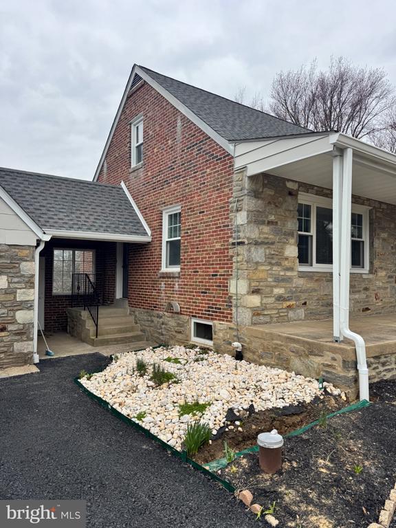 Building Photo - 36 Gravel Hill Rd