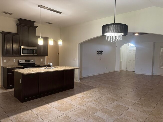 Building Photo - 212 Sandhill Oak