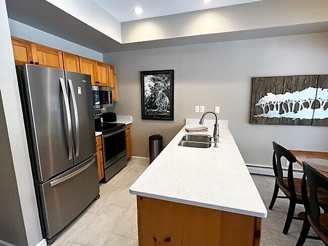 Building Photo - 27 Lake Ridge Cir