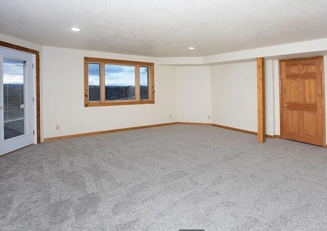 Building Photo - Private 19-Acre Retreat Minutes from Billings & Laurel