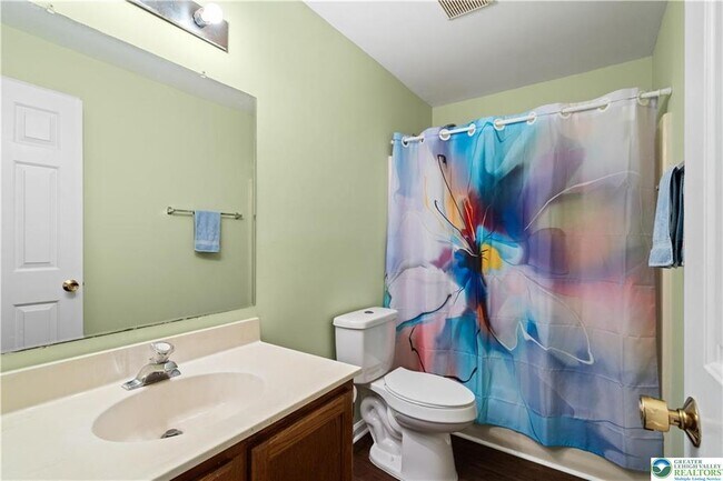 Building Photo - 7318F Sauerkraut Ln