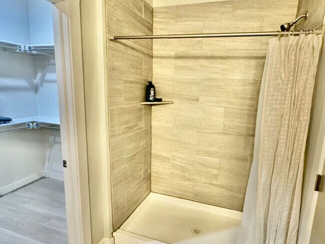 Building Photo - Fully Furnished 2BR/2BA | Brand-new w/ All Utilities Included