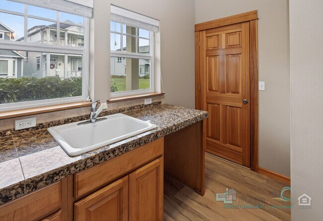 Building Photo - 255 - Fillpot