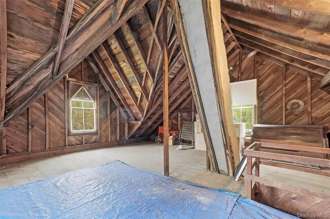Building Photo - 15 Ladentown Rd