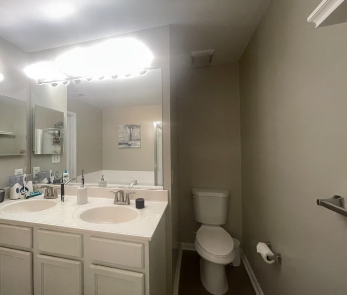 Building Photo - 1914 Gardenia Ct