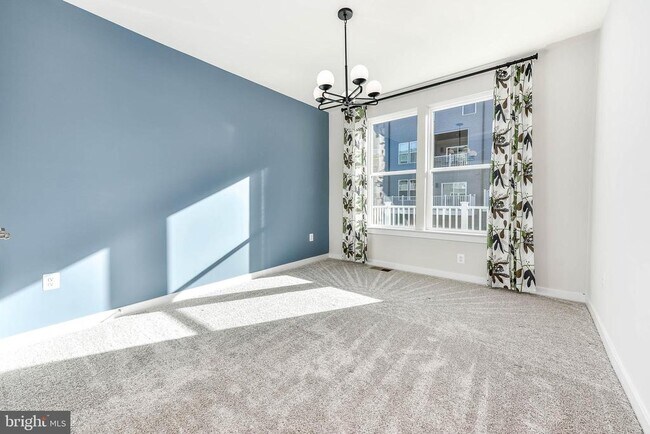 Building Photo - 4627 Olivine Dr