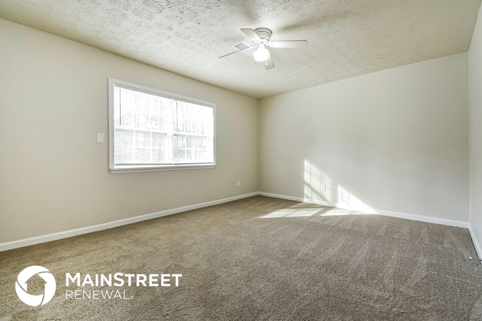 Building Photo - 4457 Woodbank Ln