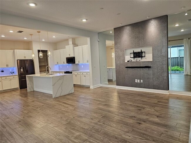 Building Photo - 8369 Nemours Pkwy