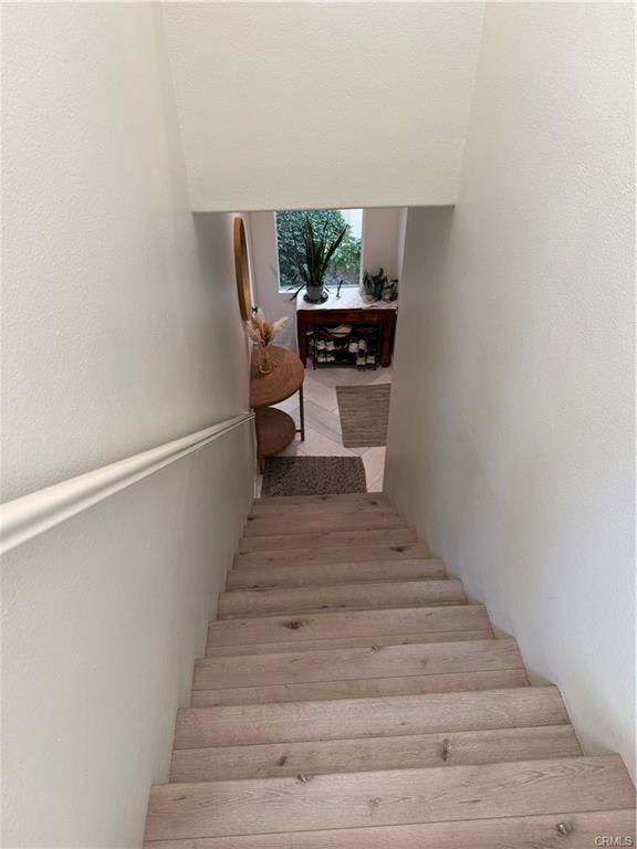 Building Photo - 3 Aurora